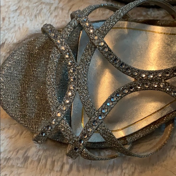 Silver open toe Heels - Picture 2 of 4